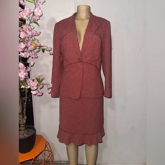 Kasper Women's Red Blazer and Skirt Set - Picture 2 of 9